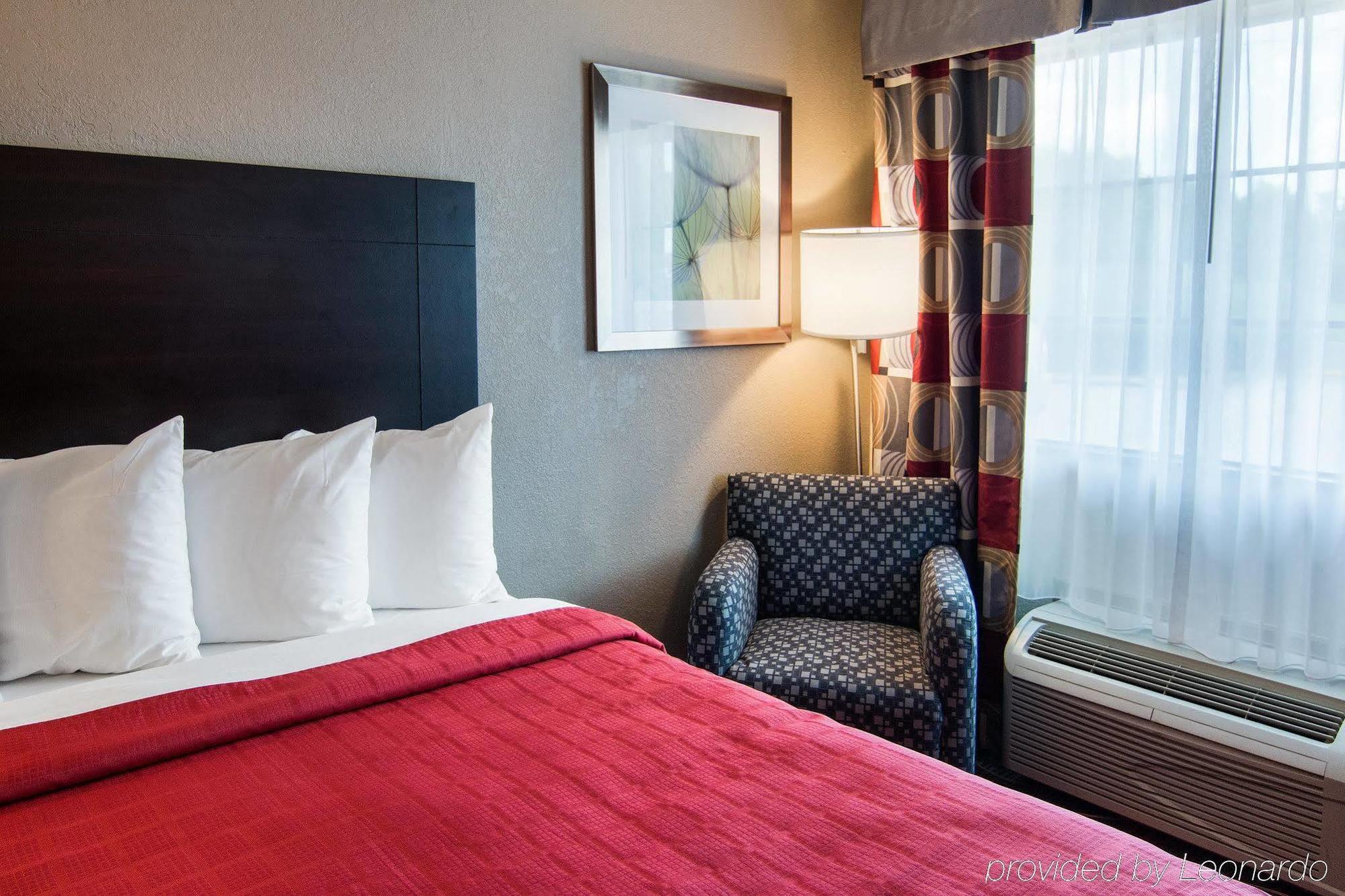 Quality Inn Near Parc Накітош Екстер'єр фото